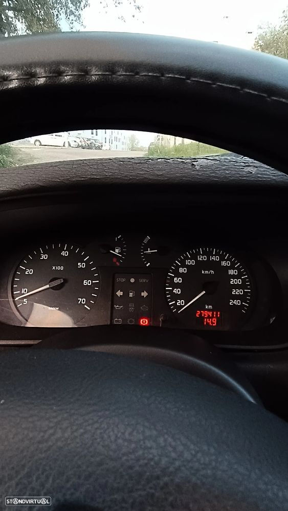 Renault Mégane 1.4 16V RTE - 4