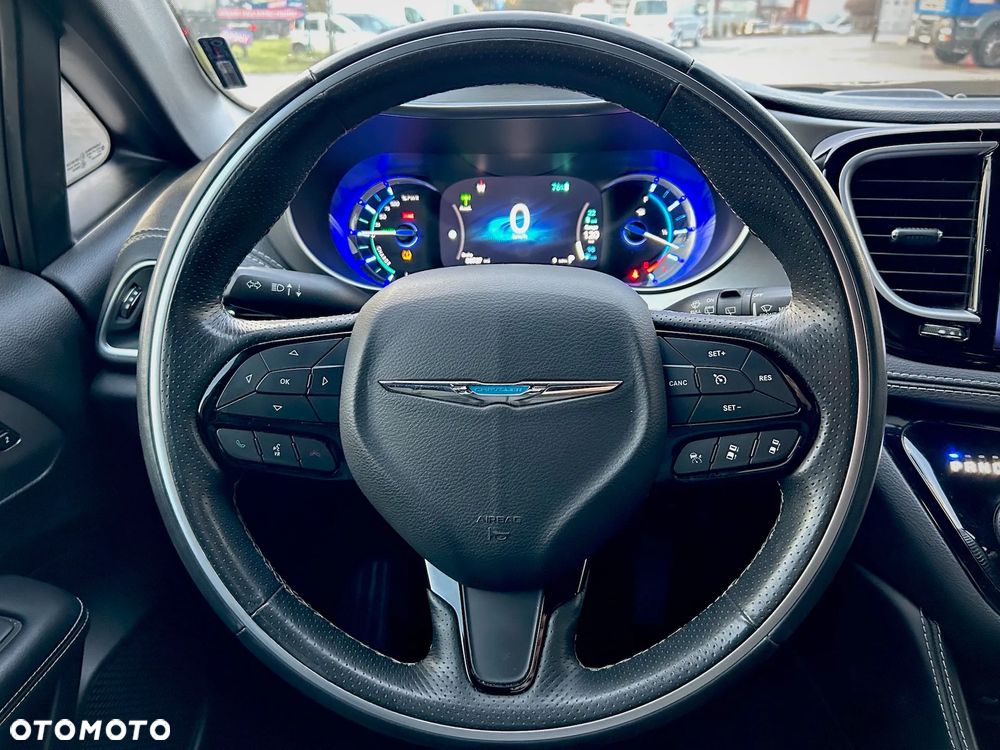 Chrysler Pacifica - 13