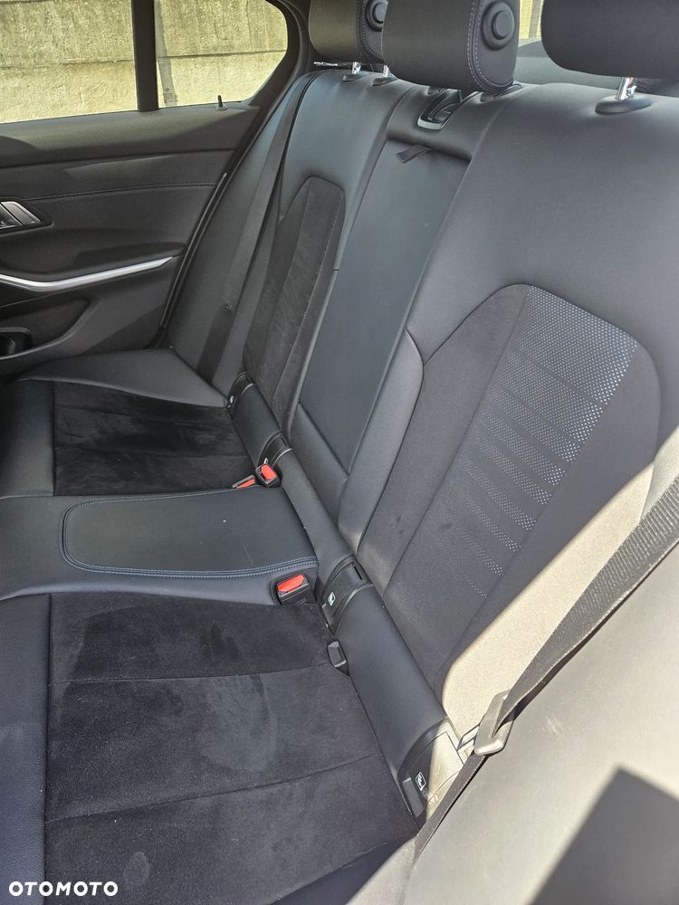 BMW Seria 3 320d xDrive - 7