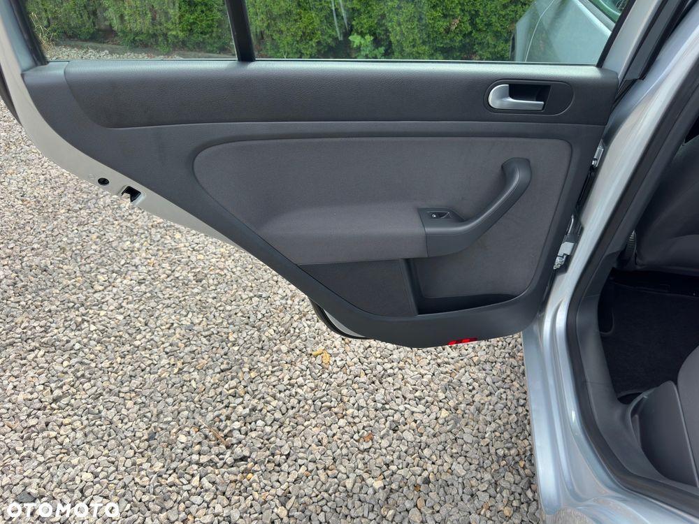 Volkswagen Golf Plus 1.6 Tour - 34