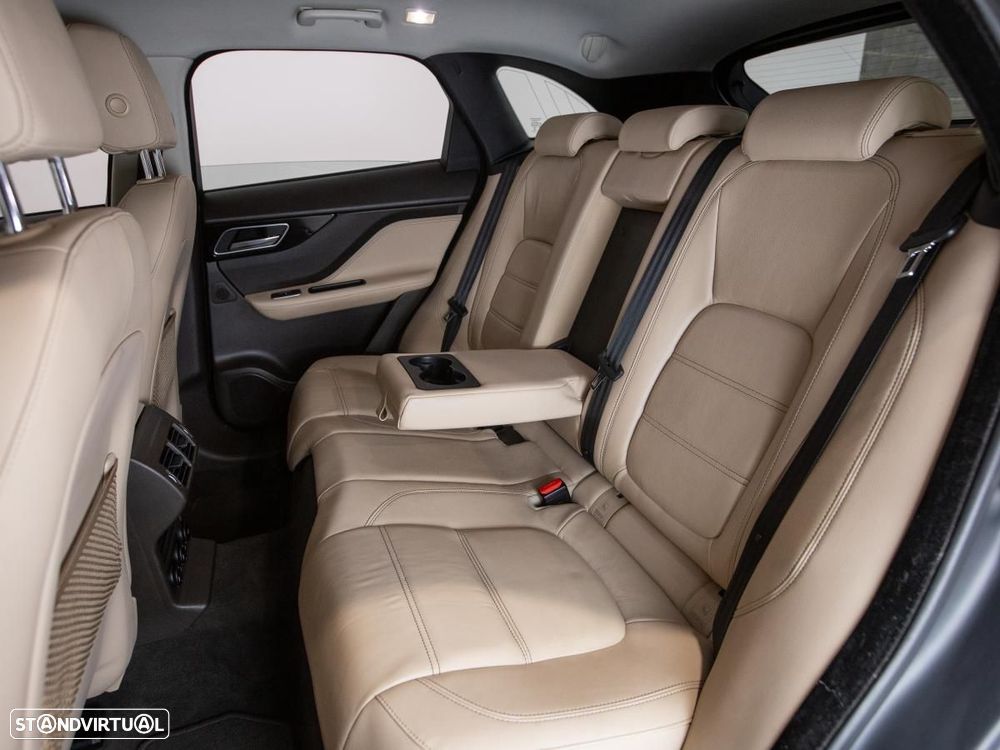 Jaguar F-Pace - 9