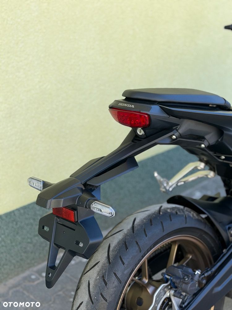 Honda CB - 12