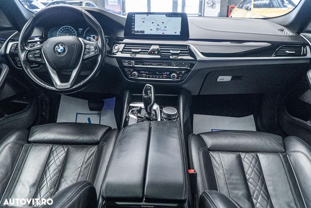 BMW Seria 5 530i Aut. Sport Line - 34