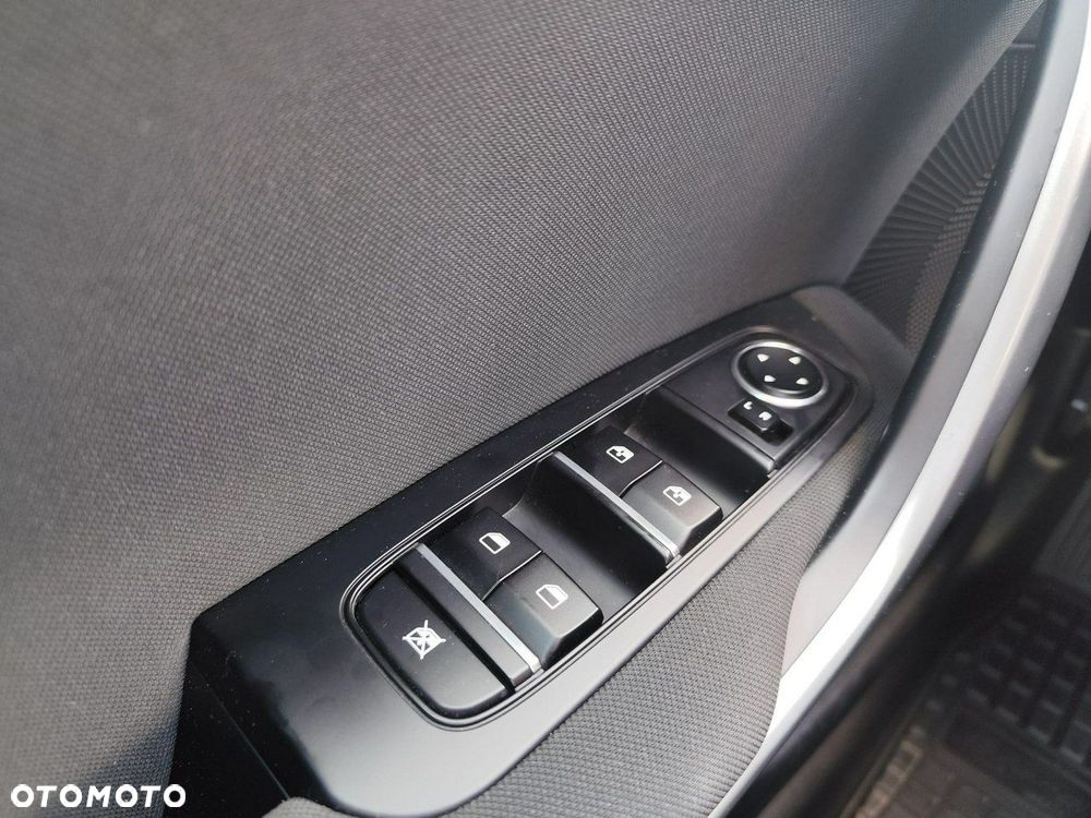 Kia Ceed - 38
