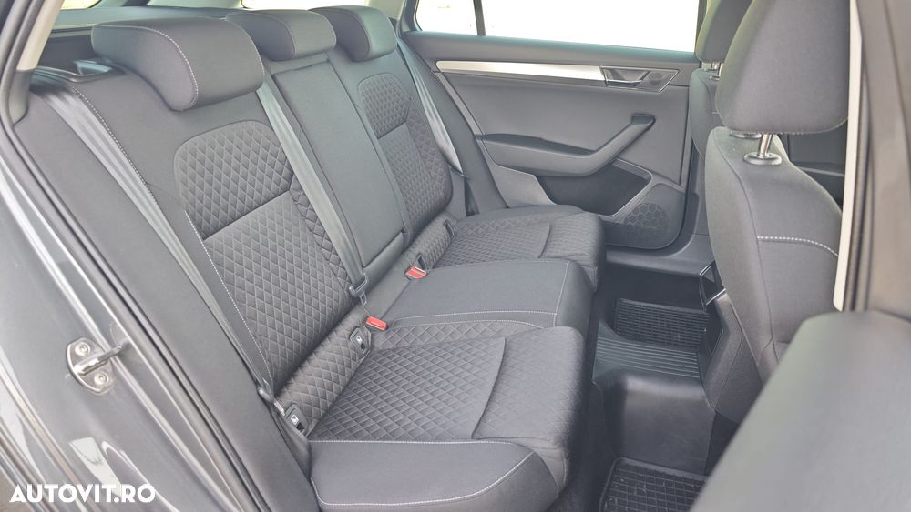 Skoda Superb 2.0 TDI DSG Ambition - 34