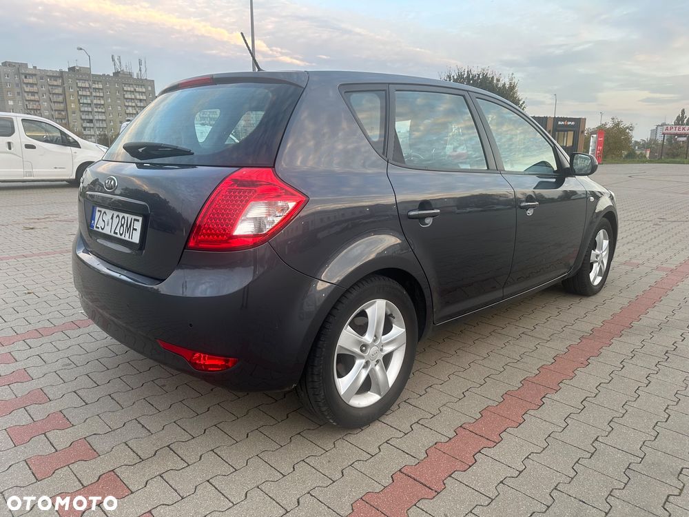 Kia Ceed 1.4 Comfort + - 5