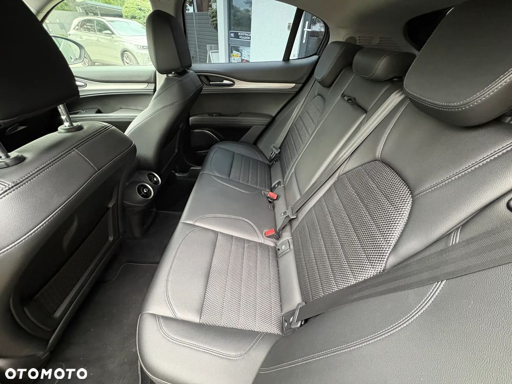 Alfa Romeo Stelvio 2.2 JTDM - 8