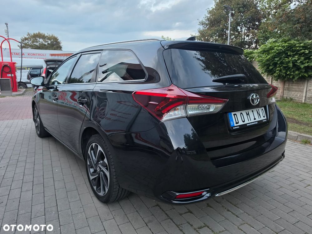 Toyota Auris - 11