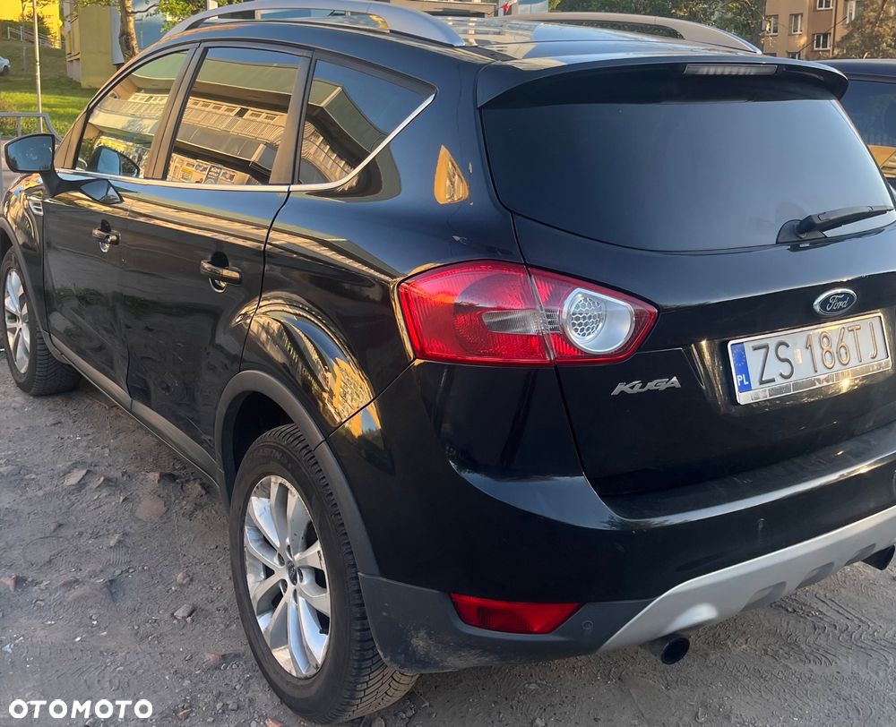 Ford Kuga 2.0 TDCi 2x4 Titanium - 12