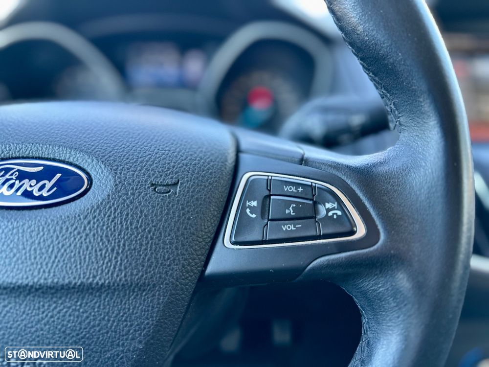Ford Focus SW 1.5 TDCi Titanium - 36