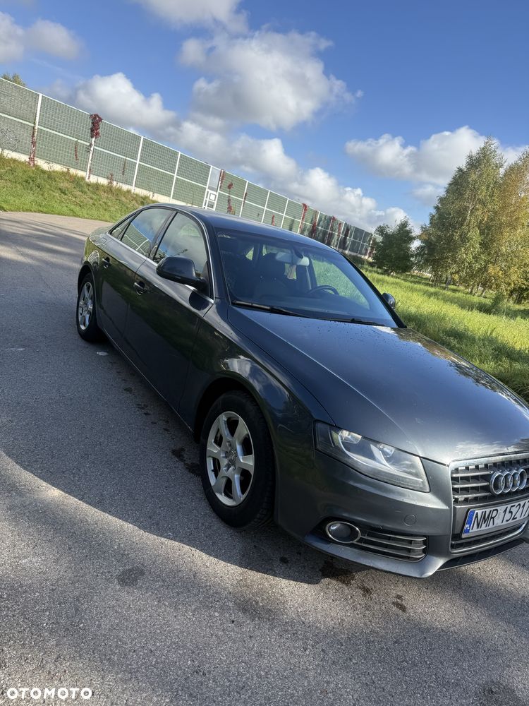 Audi A4 Limousine - 1