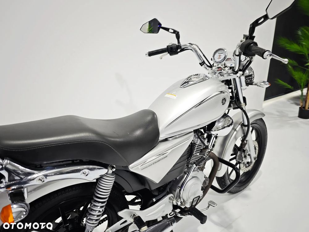 Yamaha YBR - 8