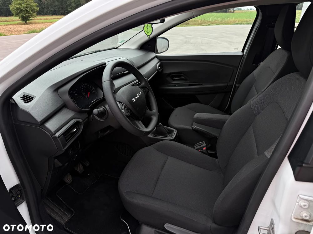 Dacia Sandero - 8