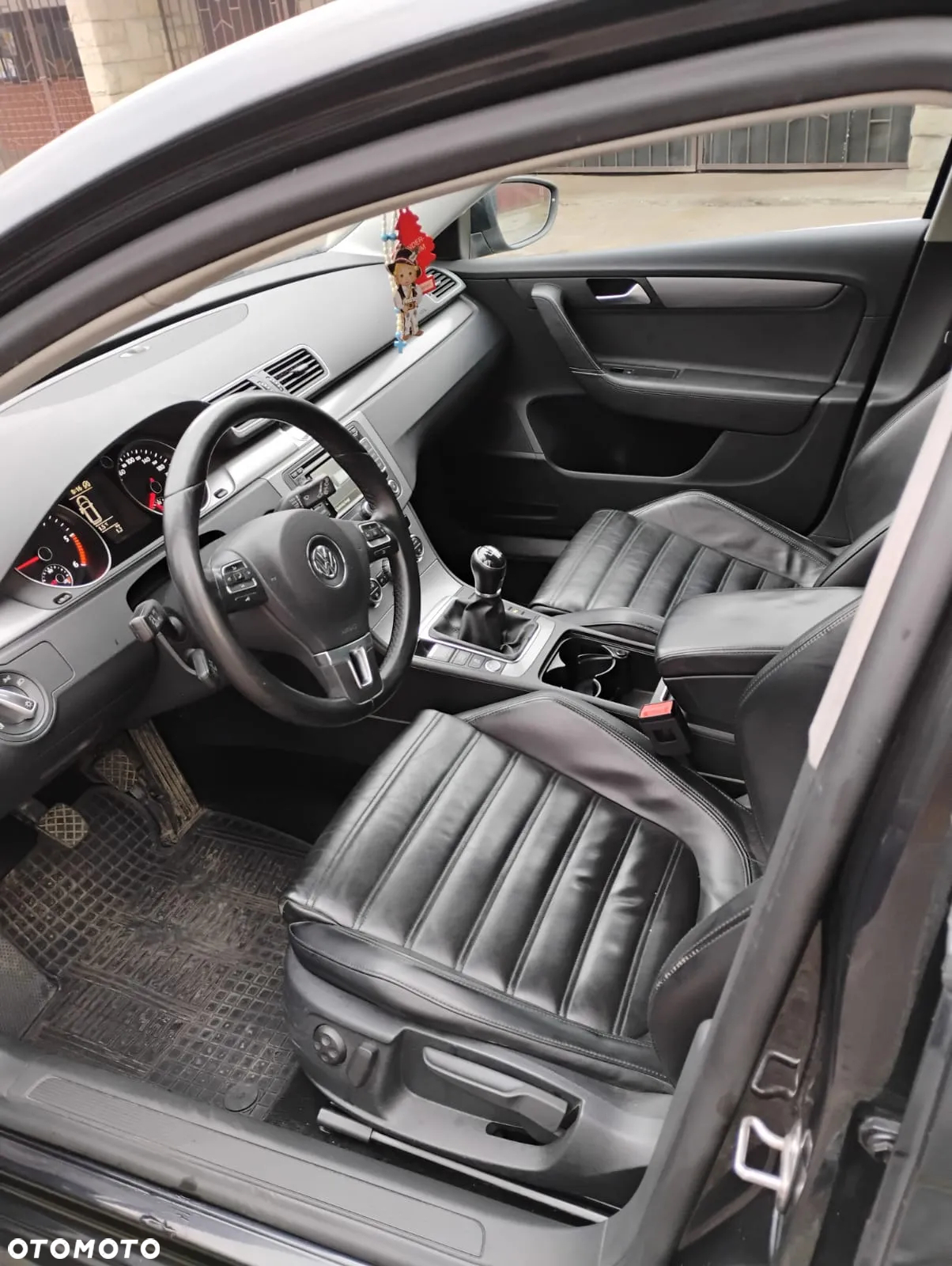 Volkswagen Passat 2.0 TDI Comfortline R-Style - 5