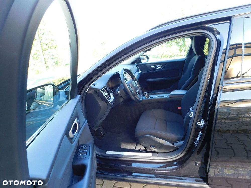 Volvo V60 B3 B DKG Essential - 19
