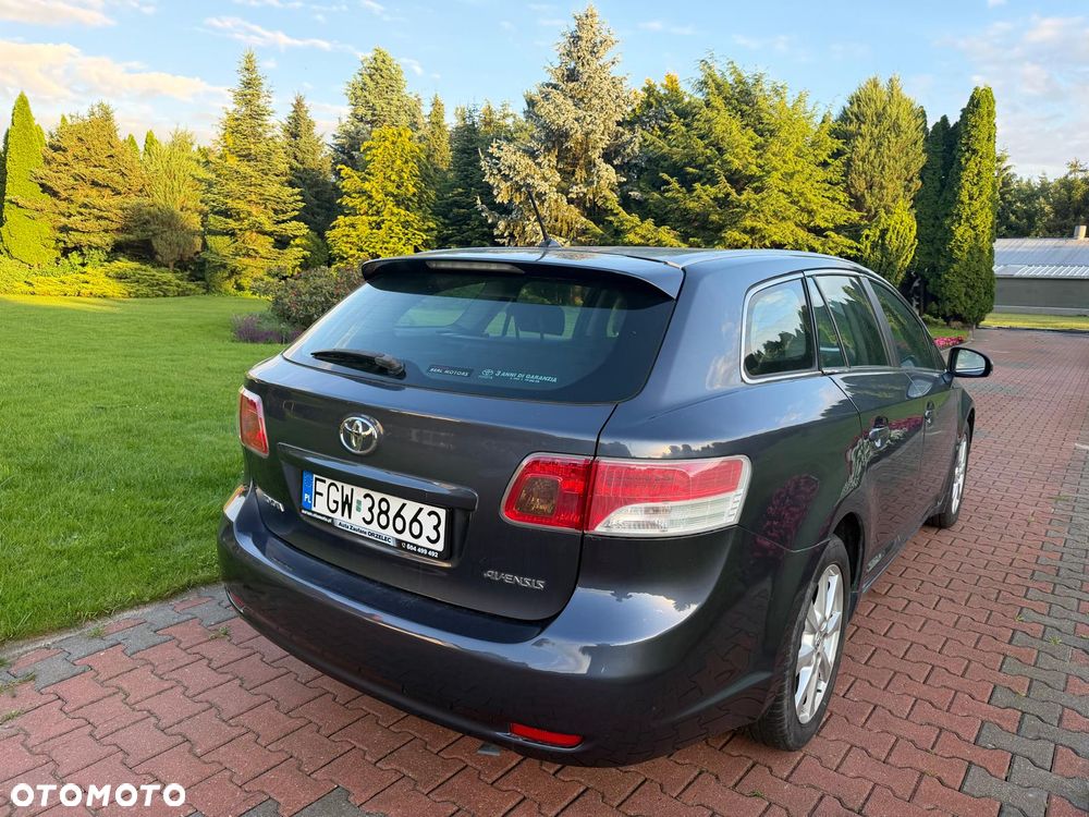 Toyota Avensis 2.2 D-4D Executive - 19