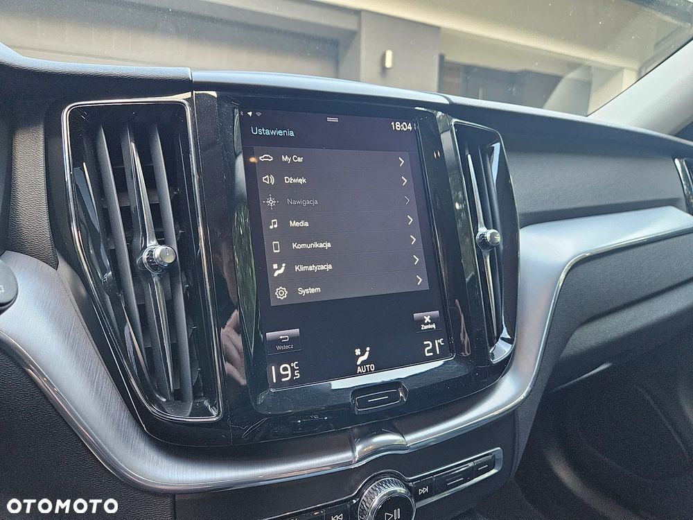 Volvo XC 60 D4 Momentum Pro - 32