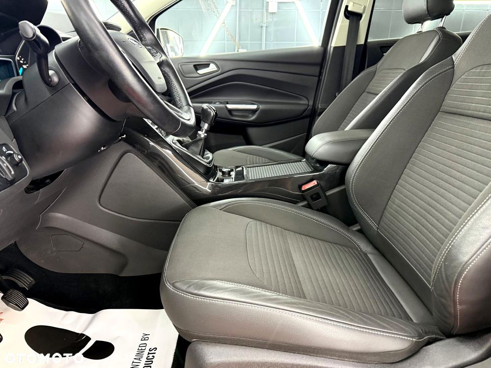 Ford Kuga 1.5 EcoBoost 2x4 Titanium - 22