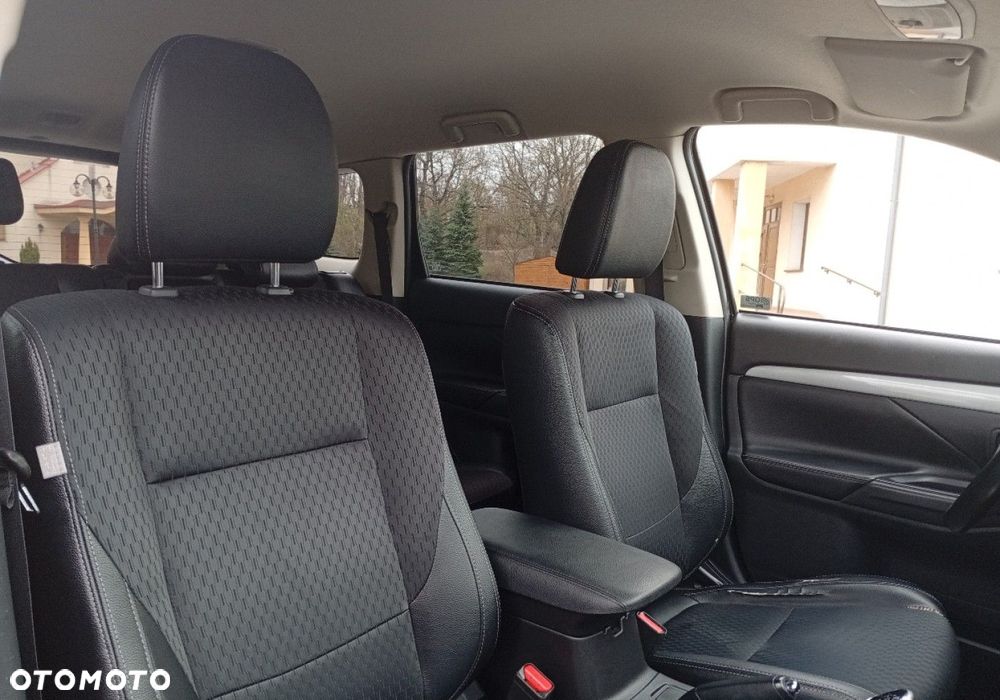 Mitsubishi Outlander - 15