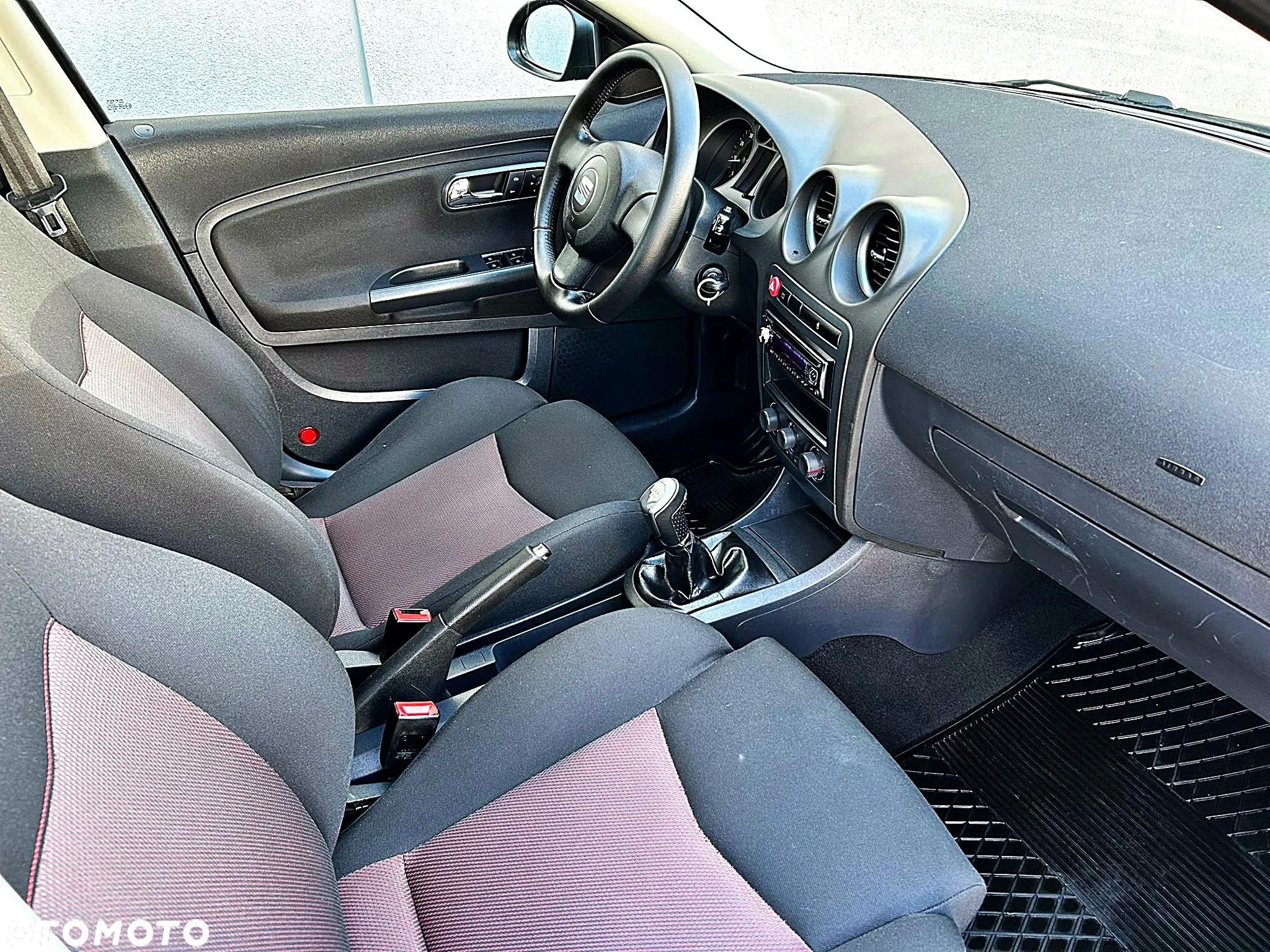 Seat Ibiza 1.4 16V Sport Edition - 8