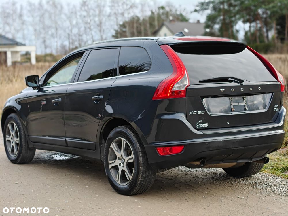 Volvo XC 60 T6 AWD Momentum - 4