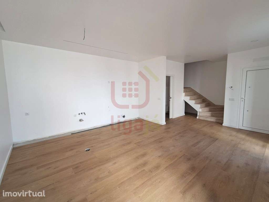 Moradia T2 em fase final de construção - Centro de Ourém! - Grande imagem: 2/14