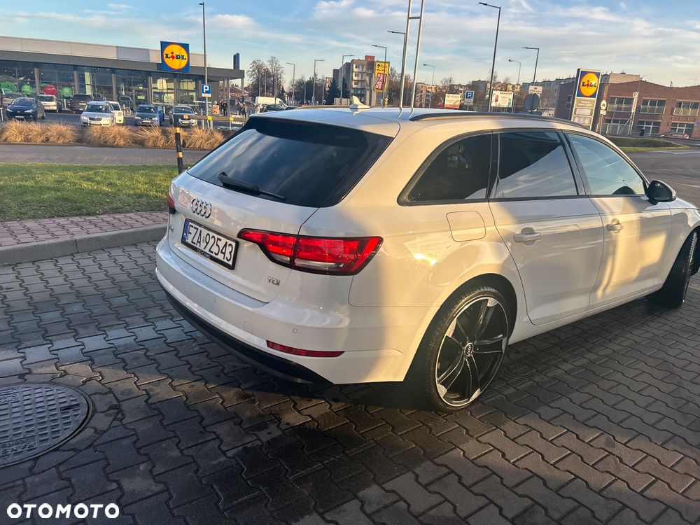 Audi A4 Avant 2.0 TDI S tronic - 10