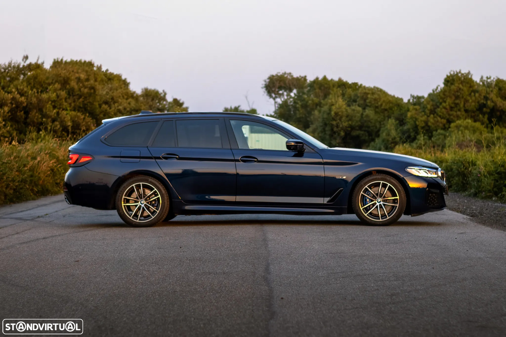 BMW 530 e Pack Desportivo M - 11