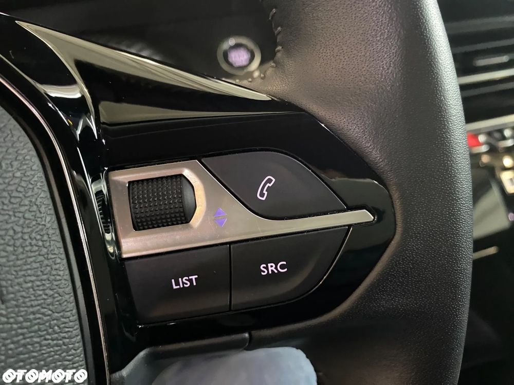 Peugeot 2008 1.2 PureTech Allure S&S - 10