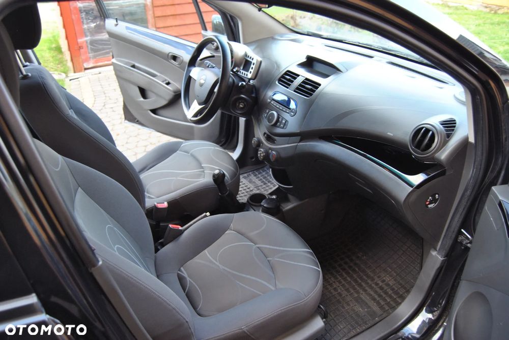 Chevrolet Spark 1.0 LS+ Design - 23