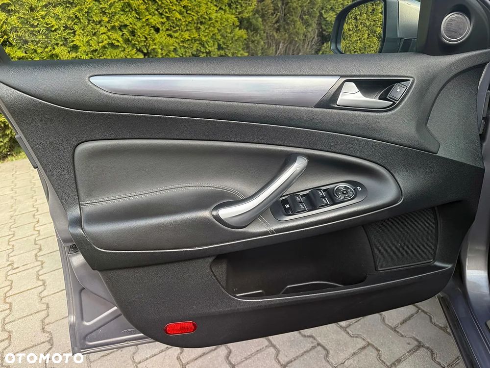 Ford Mondeo 1.6 TDCi ECOnetic Titanium - 24