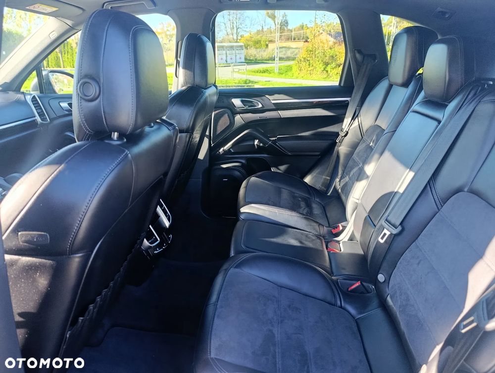 Porsche Cayenne S Diesel Platinum Edition - 14