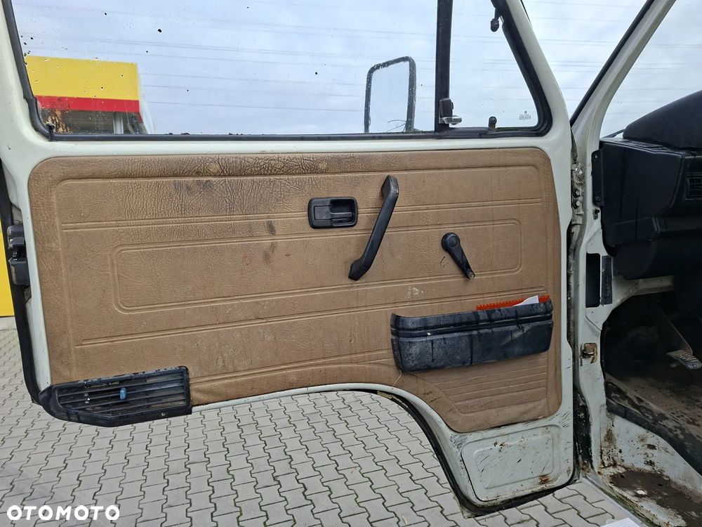 Volkswagen T3 Doka - 11