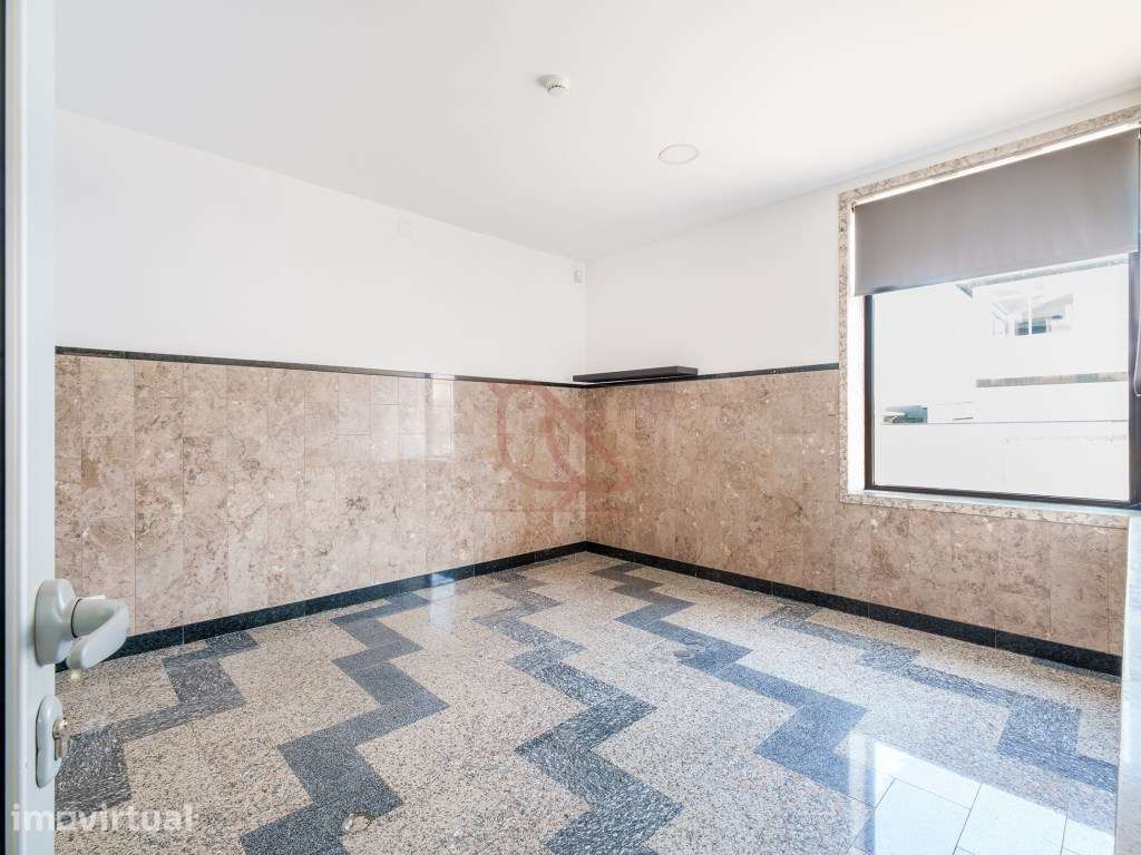 Arrendamento de Espaço Empresarial / Escritório - Jardoeira, Batalha - Grande imagem: 5/31