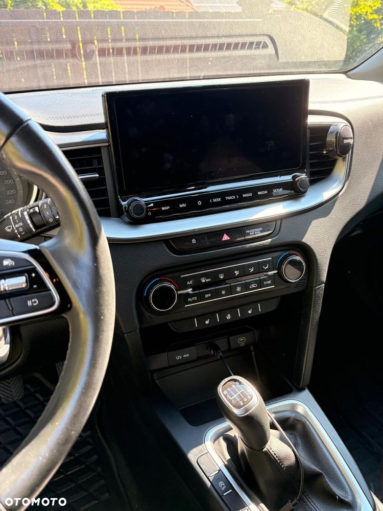 Kia XCeed 1.5 T-GDI M - 12