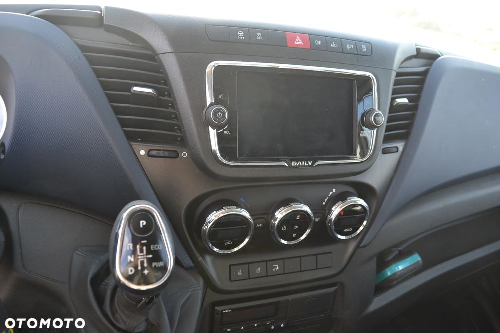 Iveco Daily 72C18 70C18 Chłodnia Izoterma Mroźnia Winda 1000 kg Agregat THERMO KING Carrier Boczne drzwi 8 palet - 5