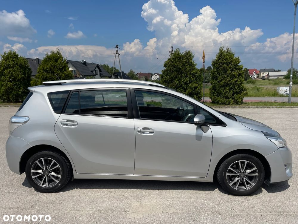 Toyota Verso 2.0 D-4D Premium - 3