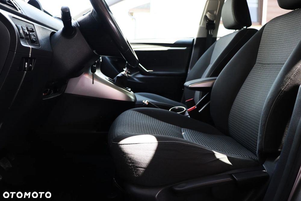 Toyota Verso 1.8 Premium - 13