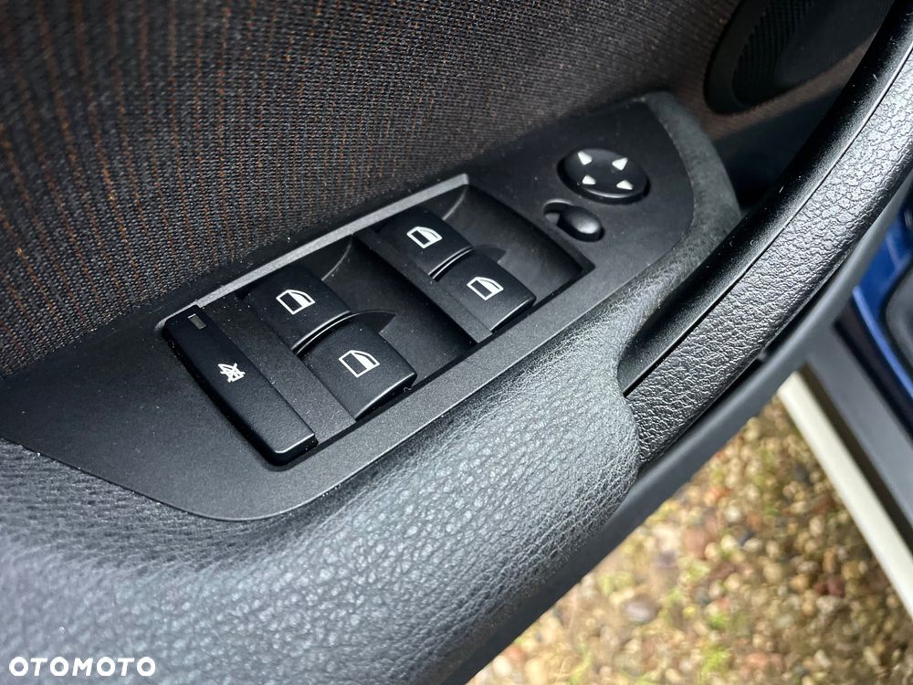 BMW X1 sDrive18d xLine - 30