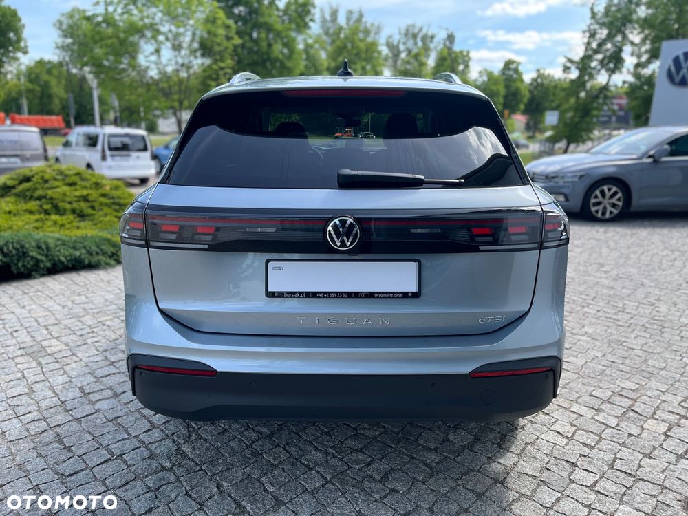Volkswagen Tiguan - 8