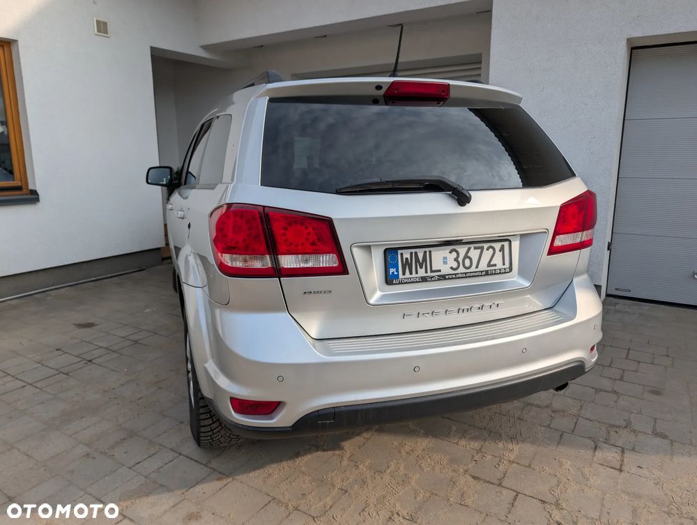 Fiat Freemont 2.0 Multijet 16V DPF Automatik Allrad Lounge - 2