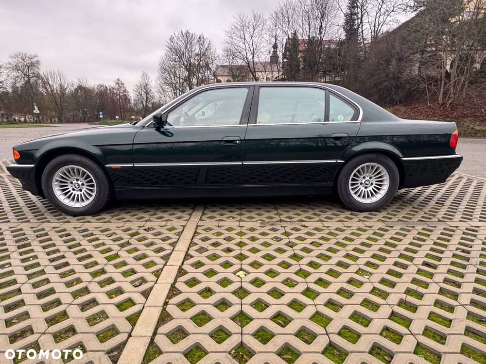 BMW Seria 7 750iL - 4