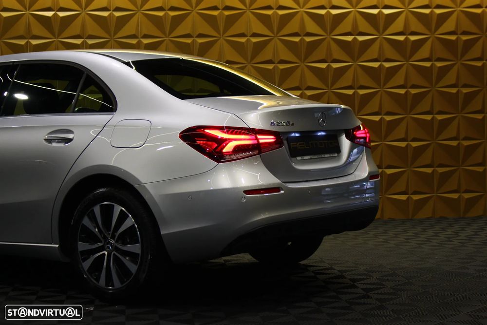 Mercedes-Benz A 250 e Progressive - 13