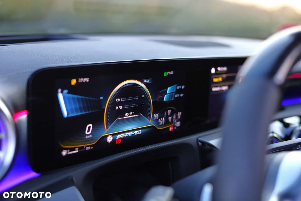 Mercedes-Benz CLA AMG 45 4-Matic 8G-DCT - 28