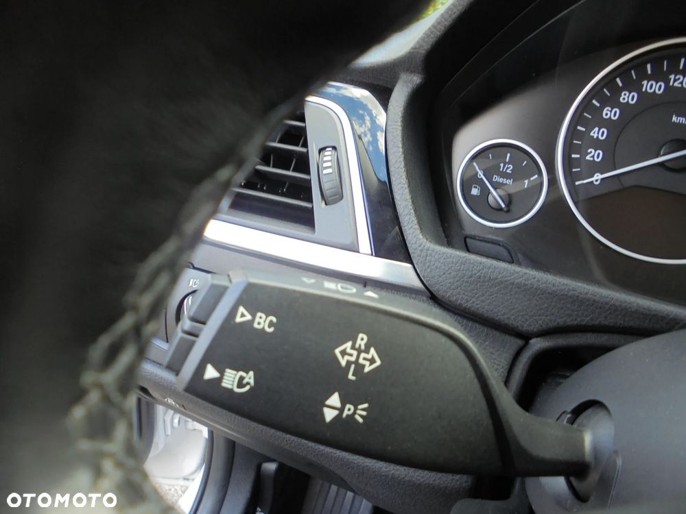 BMW Seria 3 320d Edition M Sport Shadow - 28