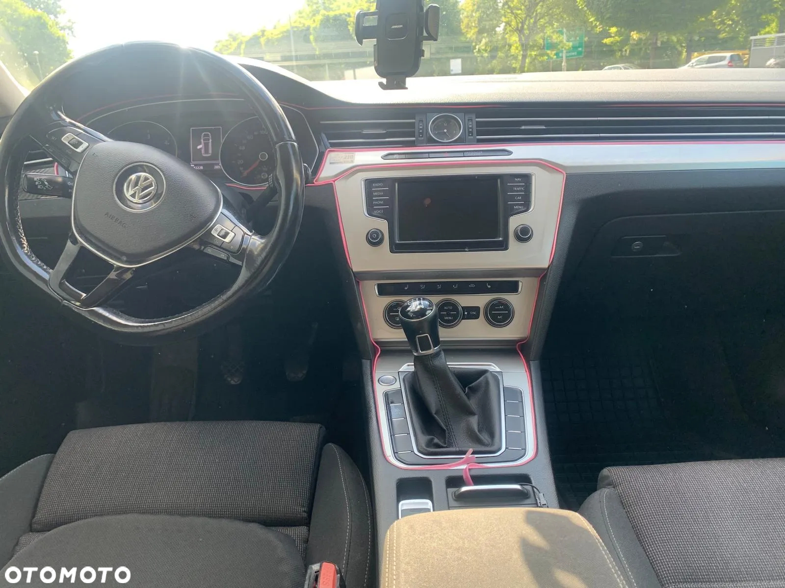 Volkswagen Passat - 15