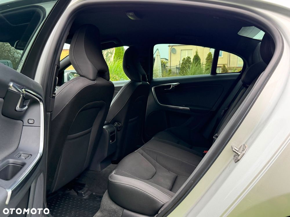 Volvo S60 T3 Summum - 8