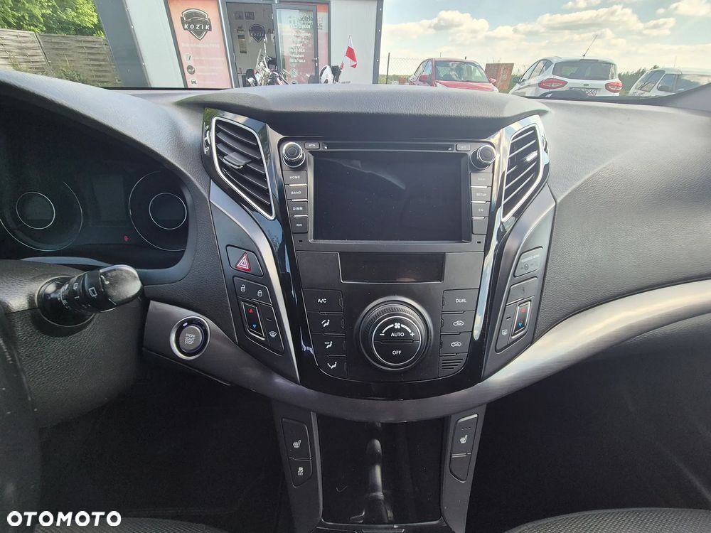 Hyundai i40 Kombi blue 1.7 CRDi Family - 24