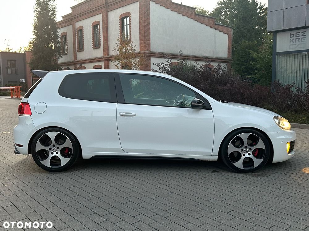 Volkswagen Golf VI 2.0 TSI GTI - 10