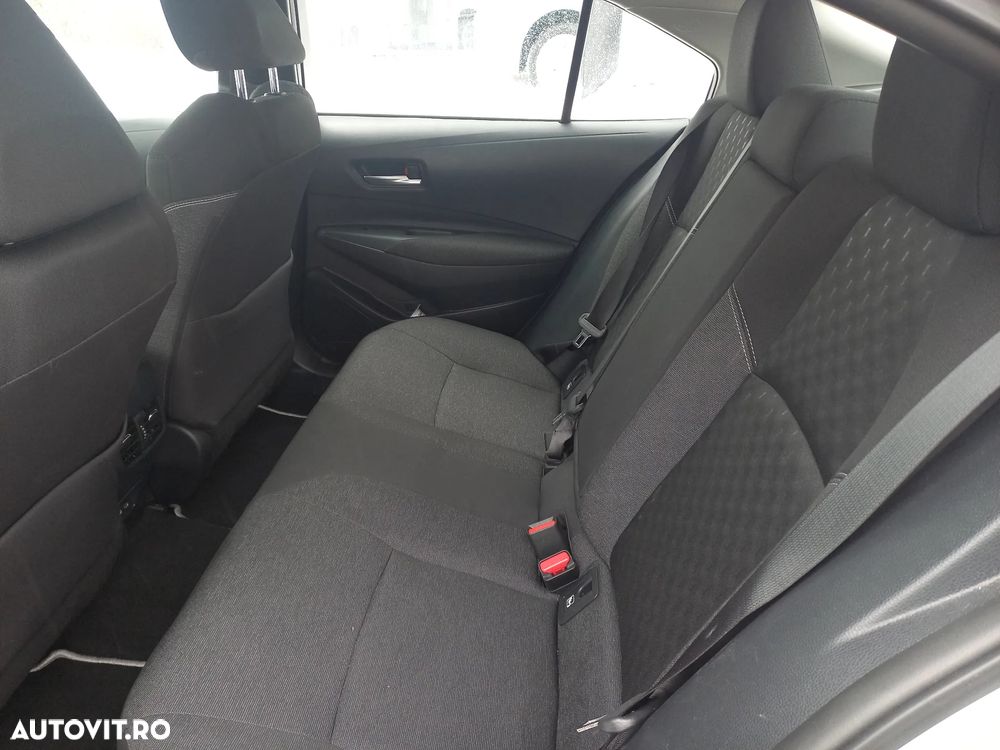 Toyota Corolla 1.8 HSD Business - 12